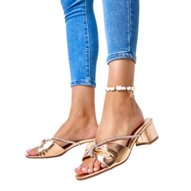 Mules à talons hauts ornées de zircons Anbrani d'or