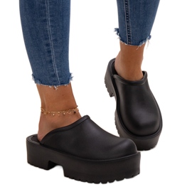 Tongs noires à semelle Huss massive