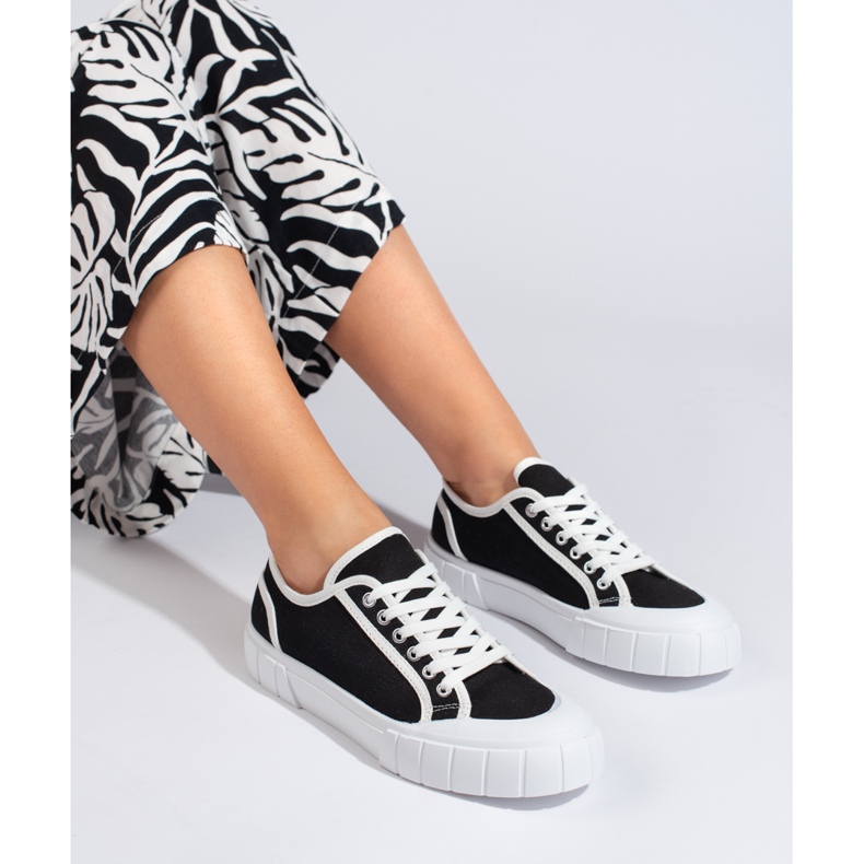 Baskets noires confortables pour femmes le noir