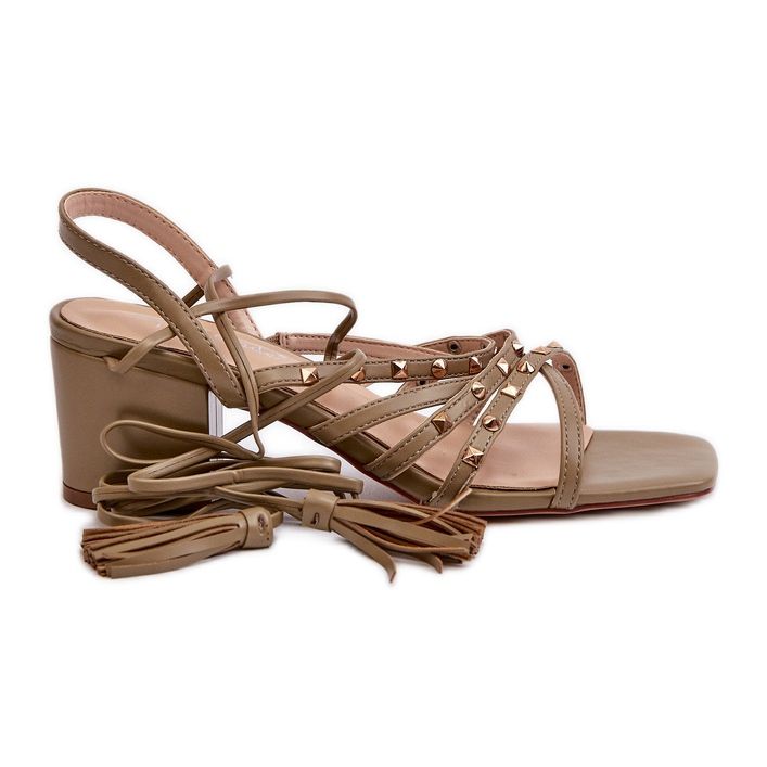 Sandales nouées à talons bas ornées de clous, vert Chrisele