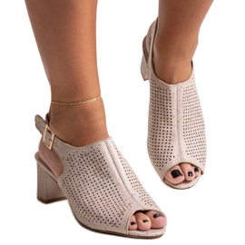 Sandales à talons ajourés et semelle intérieure en cuir par Mawiya beige