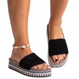 Tongs noires avec semelle décorative Jaśmina le noir