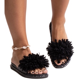 Tongs noires à fleurs par Levina le noir