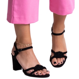 Sandales noires à talons hauts par Shama le noir