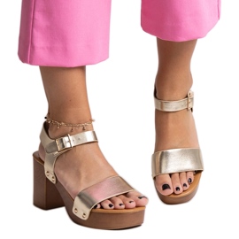 Sandales à talons hauts Adilar massives dorées