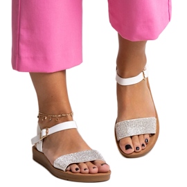 Sandales blanches avec zircons cubiques Estellaria Sandales blanches avec zircons cubiques Estellaria