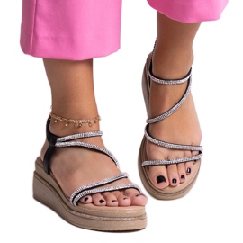 Sandales compensées basses brillantes avec zircons de Hanifa noir