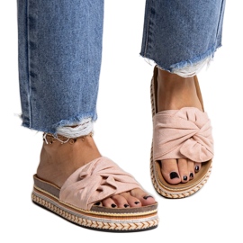 Chaussons roses massifs à semelle décorative Nibalie