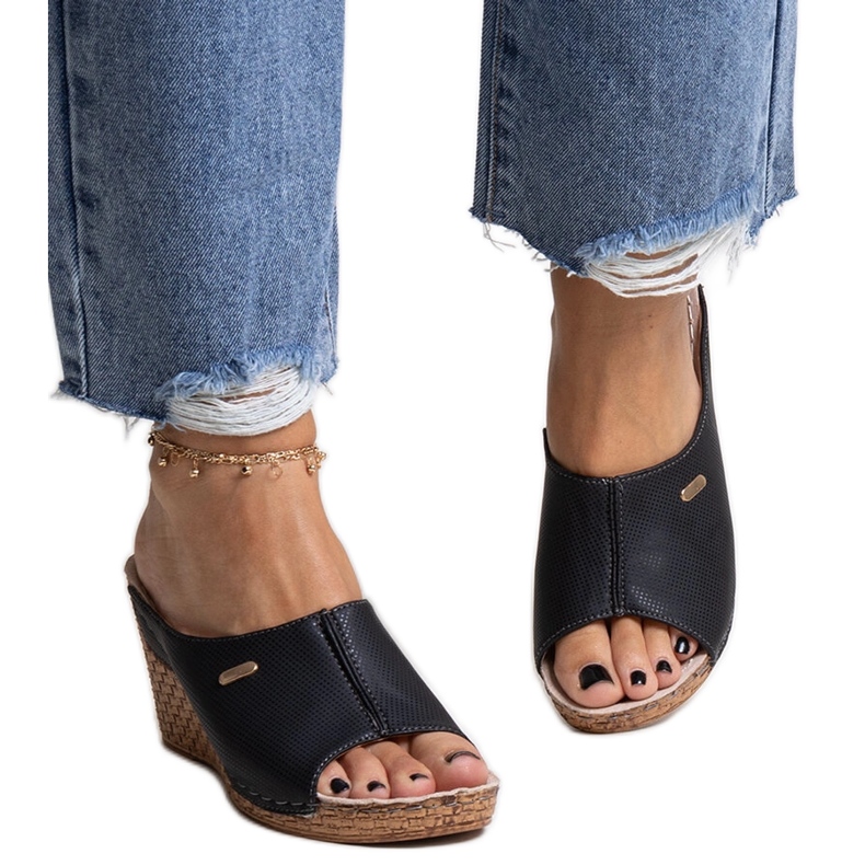 Sandales compensées noires en cuir écologique Penelopina le noir Sandales compensées noires en cuir écologique Penelopina le noir