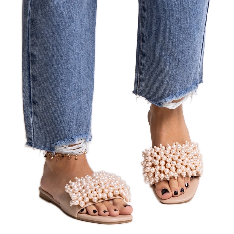 Tongs beiges ornées de perles Atiyene