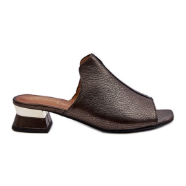 Tongs élégantes pour femmes en cuir naturel sur talons bas Maciejka 06360-20 Graphite le noir