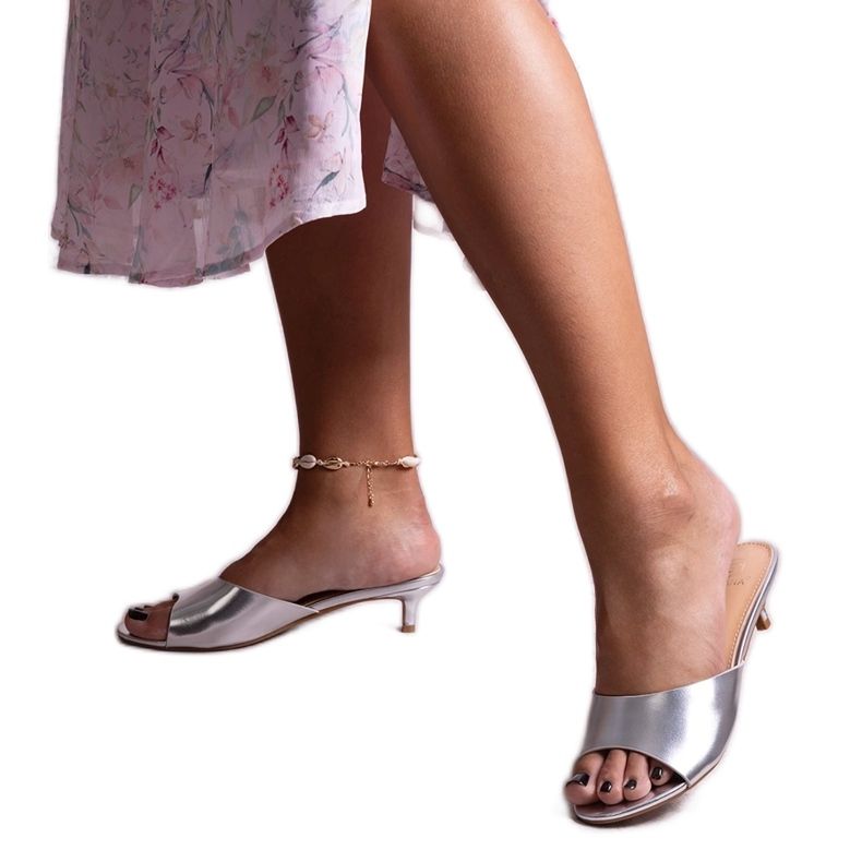 Tongs à petit talon Maloua argentées