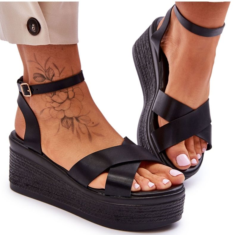 Sandales de coins noirs confortables aux femmes le noir