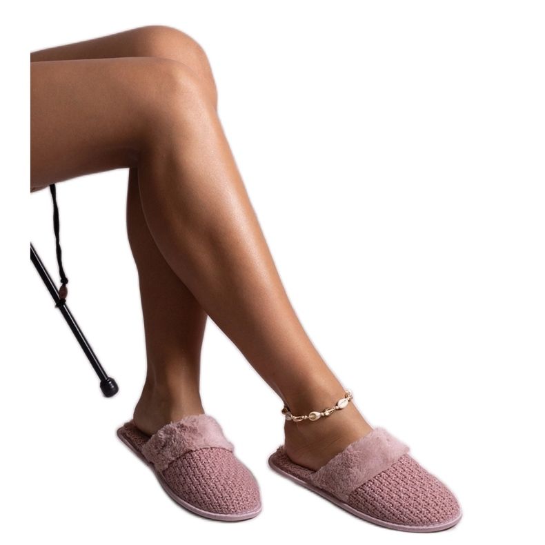 Chaussons roses décorés de fil Sira