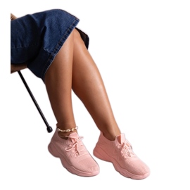 Baskets en tissu rose par Madi Baskets en tissu rose par Madi