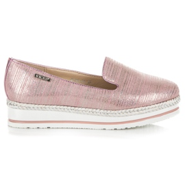 Vices Lordsy sur la plate-forme rose Vices Lordsy sur la plate-forme rose