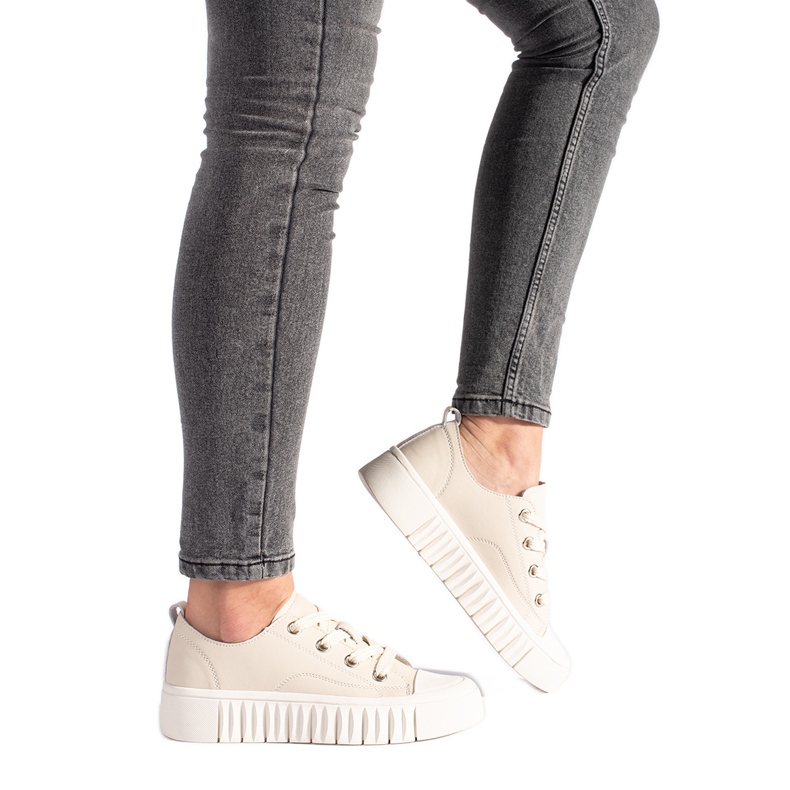 Baskets femme en cuir beige