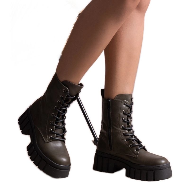 Bottes de randonnée vertes en cuir écologique Kalinara