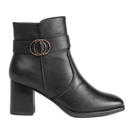 Bottines noires à bout carré