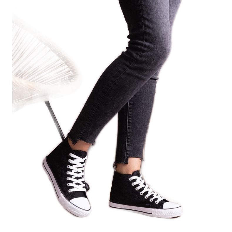 Baskets montantes noires à lacets par Bonifakima le noir