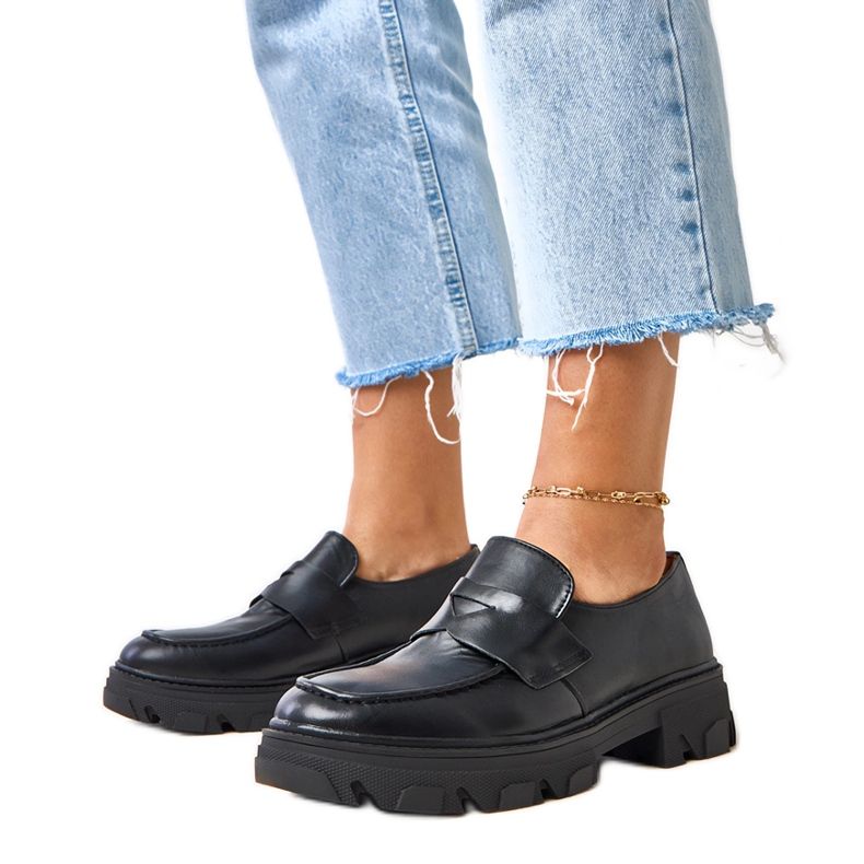 Chaussures Kirna en éco-cuir noires le noir