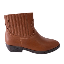 Bottes de cowboy isolées marron par Jolicoeur brun Bottes de cowboy isolées marron par Jolicoeur brun