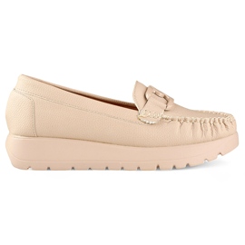 Mocassins femme beiges en éco-cuir sur la plateforme, semelle intérieure en cuir Mocassins femme beiges en éco-cuir sur la plateforme, semelle intérieure en cuir