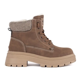 Bottes femme isolées marron brun