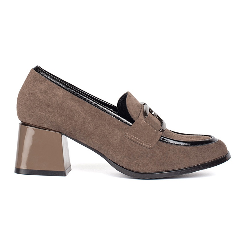 Chaussures beiges en daim à talon épais