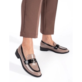 Mocassins femme vernis beige et noir Mocassins femme vernis beige et noir