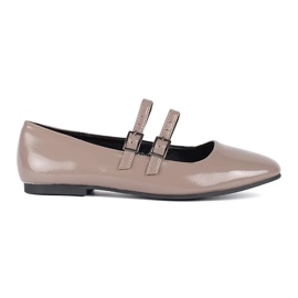 Ballerines vernies beiges à fermoir