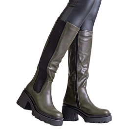 Bottes vertes à talon plus épais par Charla