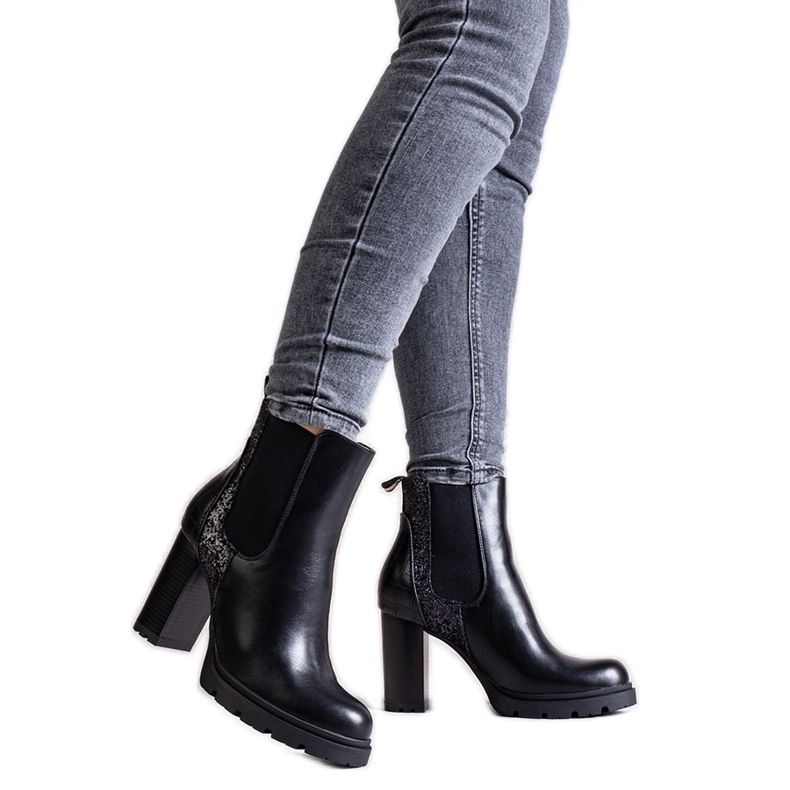 Bottines noires brillantes de Lera le noir Bottines noires brillantes de Lera le noir