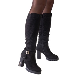 Bottes à talons hauts isolées noires par Alra