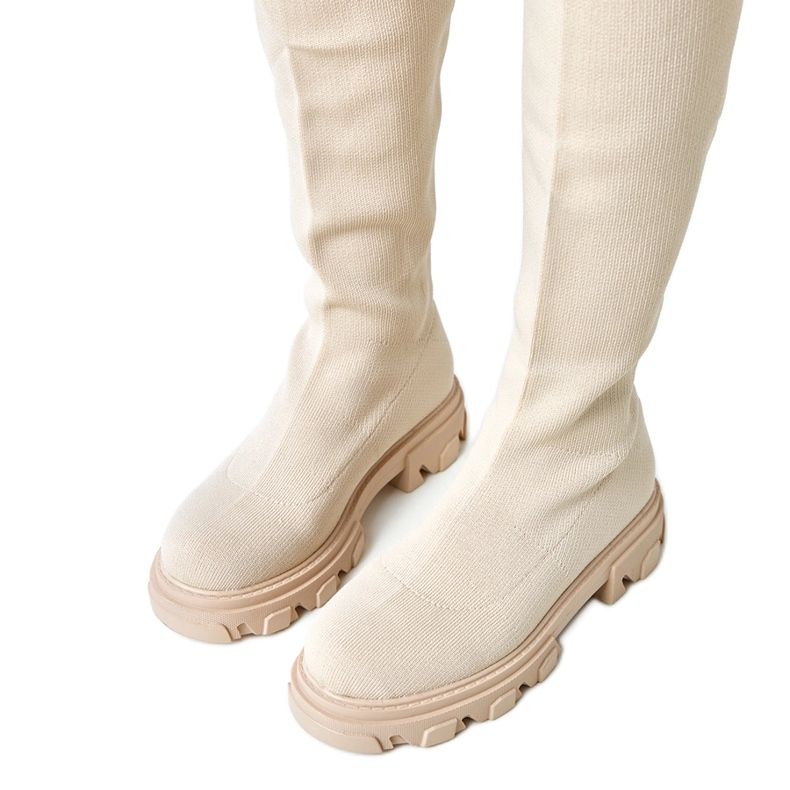 Boots longues en tissu beige sur la plateforme Athira