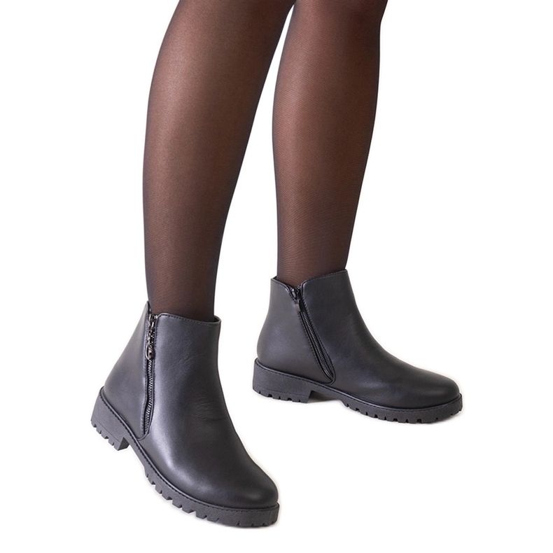 Bottines noires en éco-cuir de Branda le noir