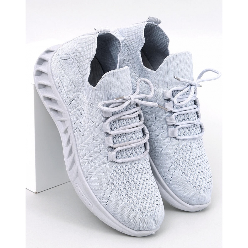 Chaussures de sport chaussettes grises