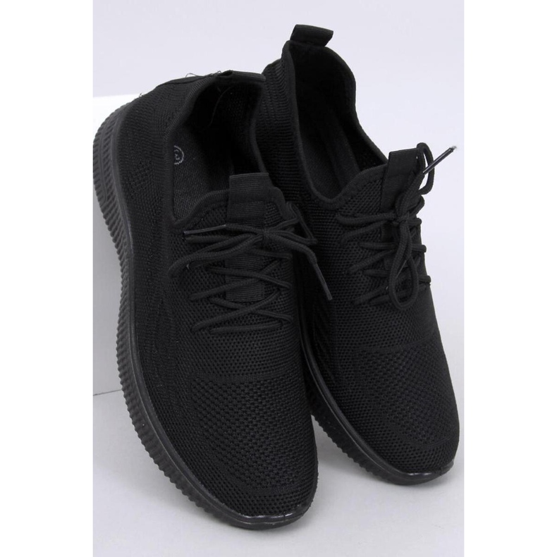 Chaussures de sport chaussettes pour femmes le noir