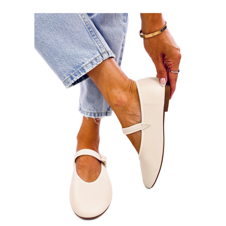 Ballerines beiges à lanières