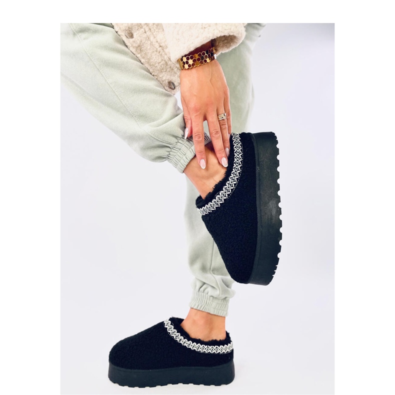 Boots de neige courtes noires en agneau avec peau de mouton - Inello le noir