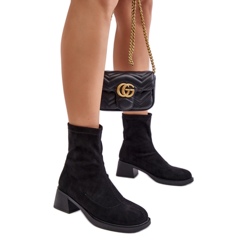 Step in style Bottes Modèle Aphroteia 23BT35-6449 Daim Noir - Entrez avec style le noir