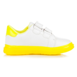 Sneakers avec une plate-forme jaune blanche