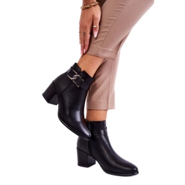 Bottines pour femmes en cuir écologique.Noir le noir