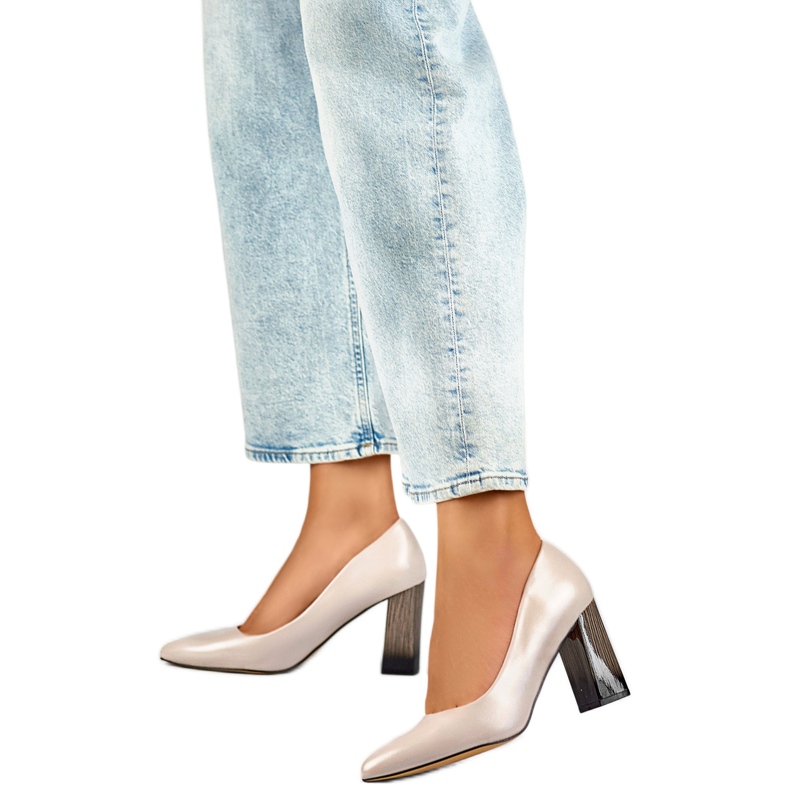 Escarpins avec empiècement en cuir GD-FL486A-L.BE beige Escarpins avec empiècement en cuir GD-FL486A-L.BE beige