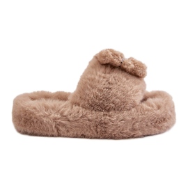 Pantoufles en fourrure beiges pour femmes avec ours en peluche Roumanie Pantoufles en fourrure beiges pour femmes avec ours en peluche Roumanie