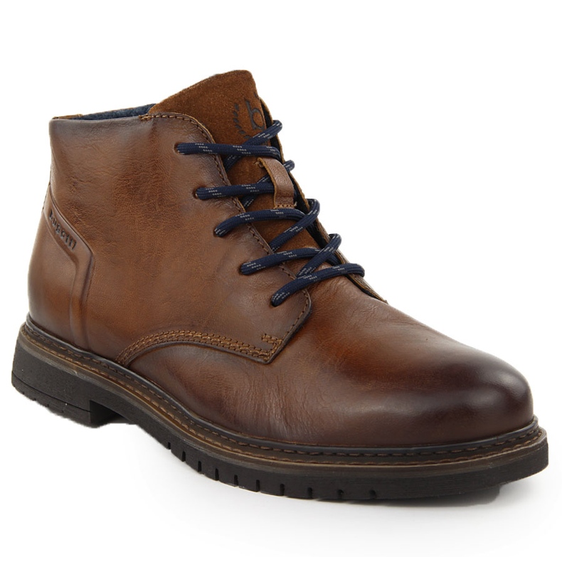 Chaussures homme en cuir, bottines marron isolées Bugatti OO153241 brun