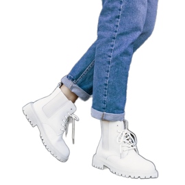 Bottines isolées beige clair par Brayna