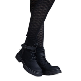 Chaussures de randonnée isolées noires avec abrasions et sangle aux genoux le noir Chaussures de randonnée isolées noires avec abrasions et sangle aux genoux le noir