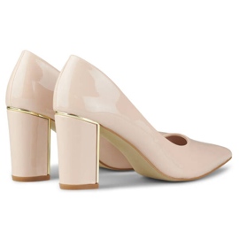 Escarpins femme bout pointu et talon décoratif, beige verni GD-DO112B-BE Escarpins femme bout pointu et talon décoratif, beige verni GD-DO112B-BE