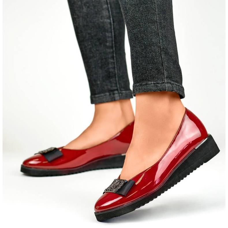 Chaussures vernies pour femmes avec décoration sur talon bas, rouge GD-FL766BUR
